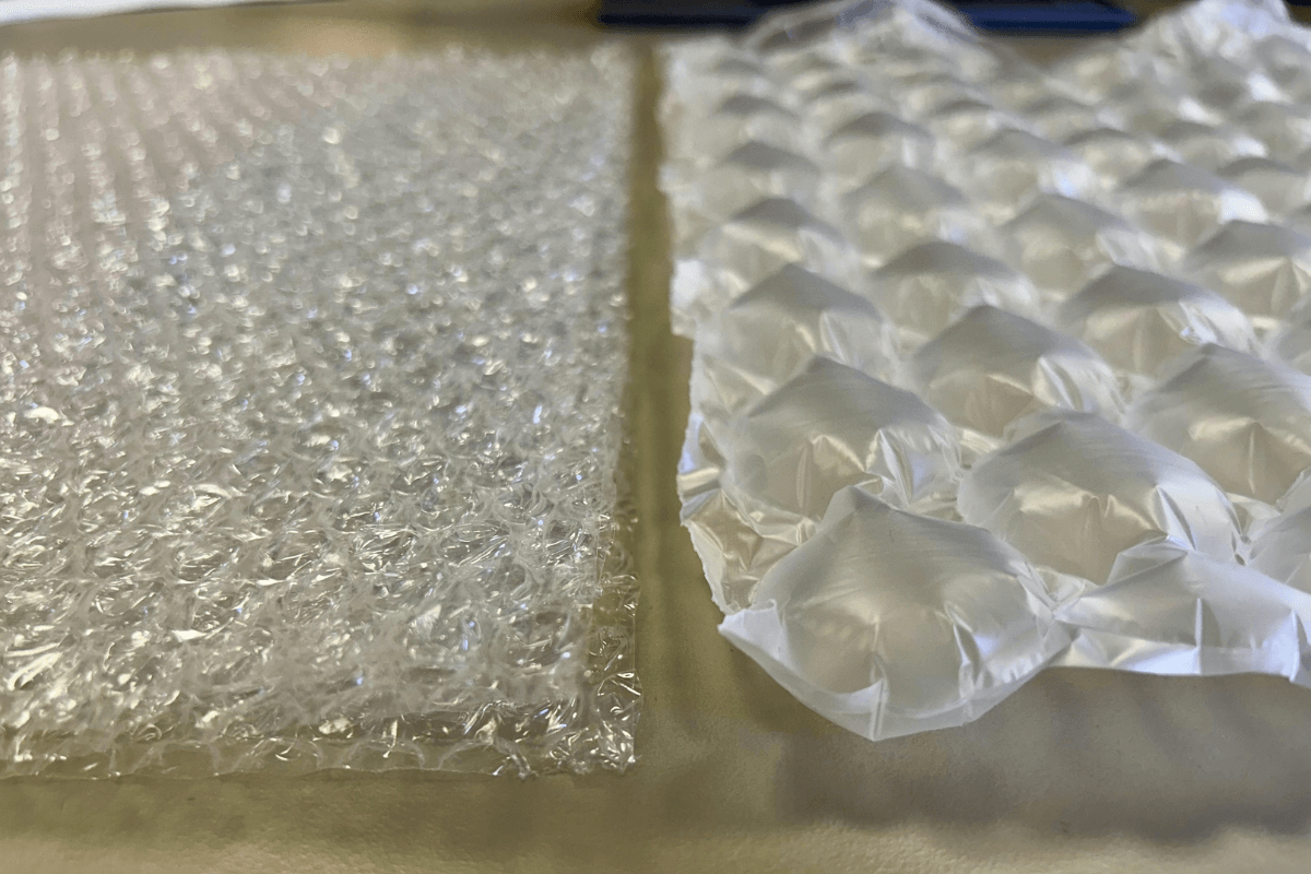 Comparison of bubble wrap and air cushion packaging on a flat surface – Pakful experiment