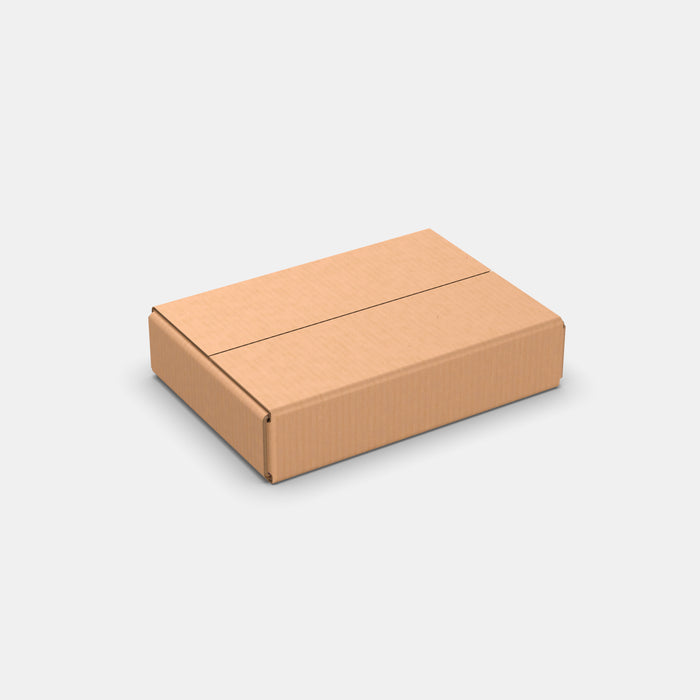 PAKFUL Universal S 50% parcel box 210×300×70 mm – closed cardboard box on white background